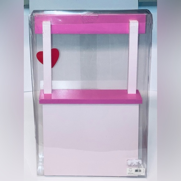 Valentine’s Day Kissing Booth - NEW! - Picture 2 of 6